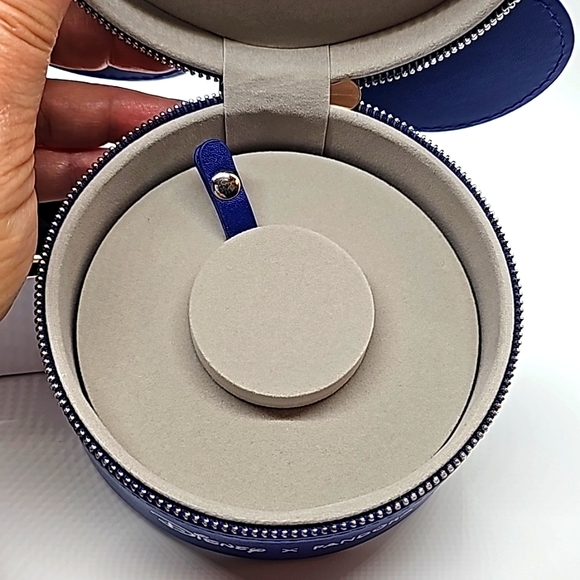 Disney x Pandora NWTS D23 Expo Fan Event Bracelet Charm and RARE Box - Picture 9 of 13